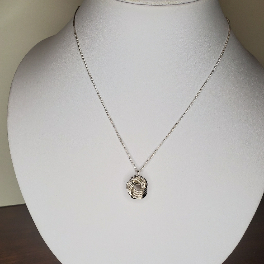 Silver Plated necklace with Knotted pendant